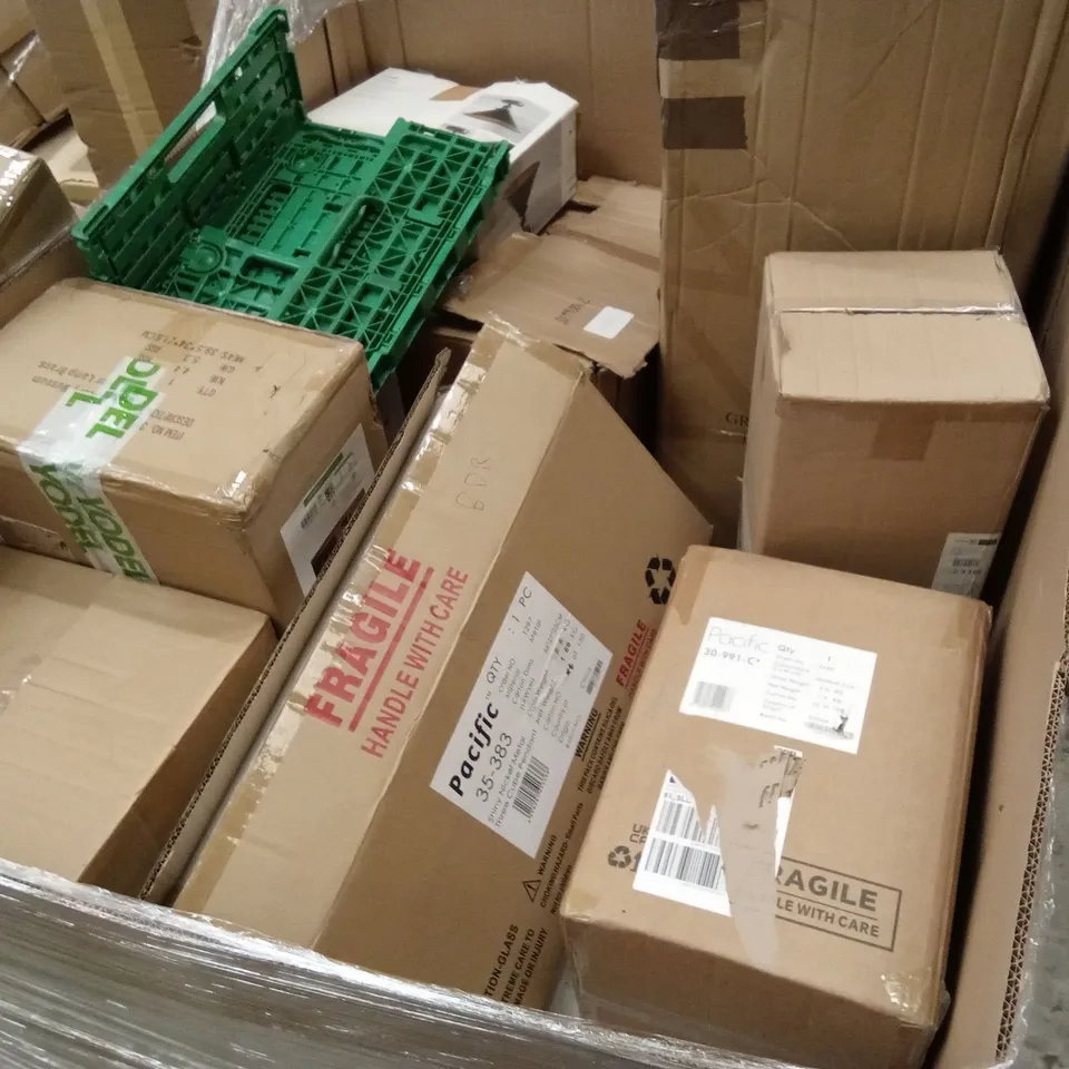 PALLET TO CONTAIN APPROXIMATELY 28 DESIGNER INDOOR LIGHTING PRODUCTS TO INCLUDE; CEILING LIGHTS, FLOOR LIGHTS, FLOOR LAMP ETC