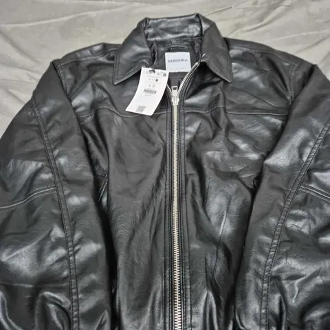 BERSHKA BLACK FAUX LEATHER BOMBER JACKET – ZIP FRONT SIZE L