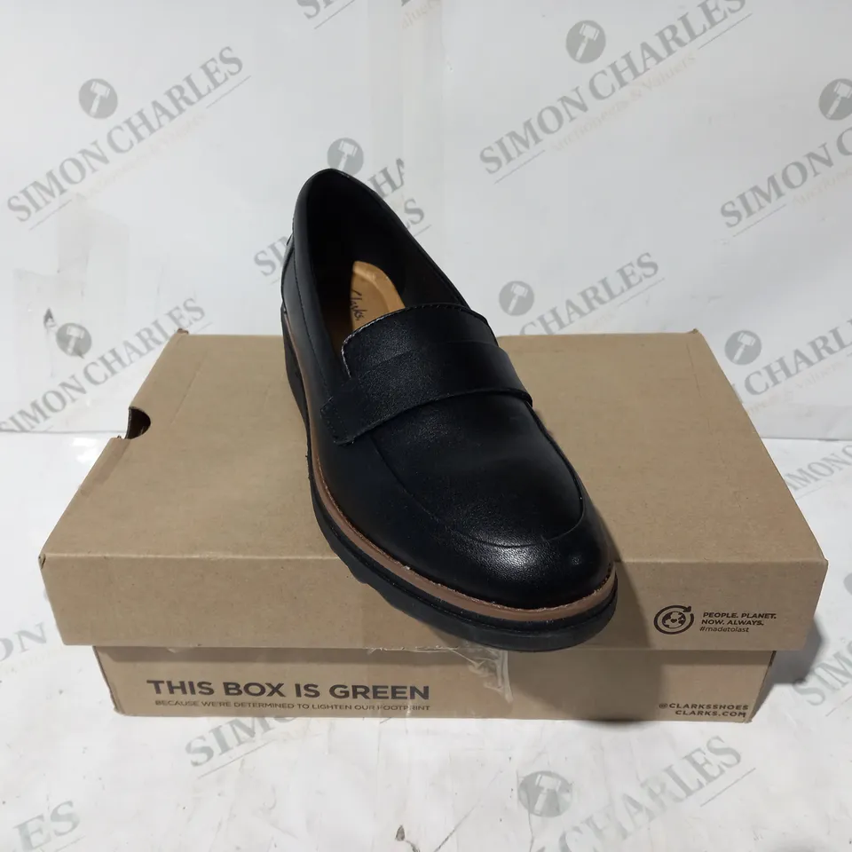 BOXED PAIR OF CLARKS SHARON LOAFERS IN BLACK UK SIZE 8 