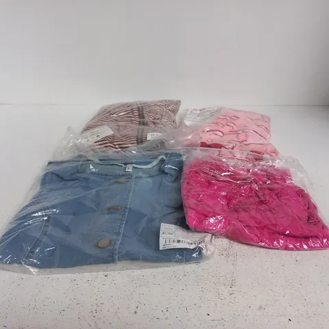BOX OF APPROXIMATELY 30 ASSORTED CLOTHING ITEMS OF VARIOUS SIZES AND STYLES