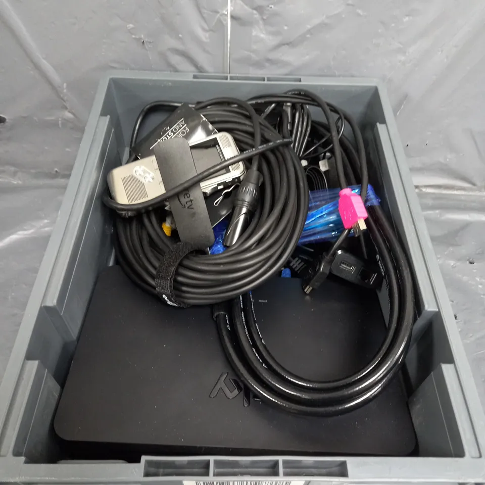 APPROXIMATELY 10 ASSORTED ELECTRICAL PRODUCTS TO INCLUDE USB CABLES , SKY BOXES , ETC 