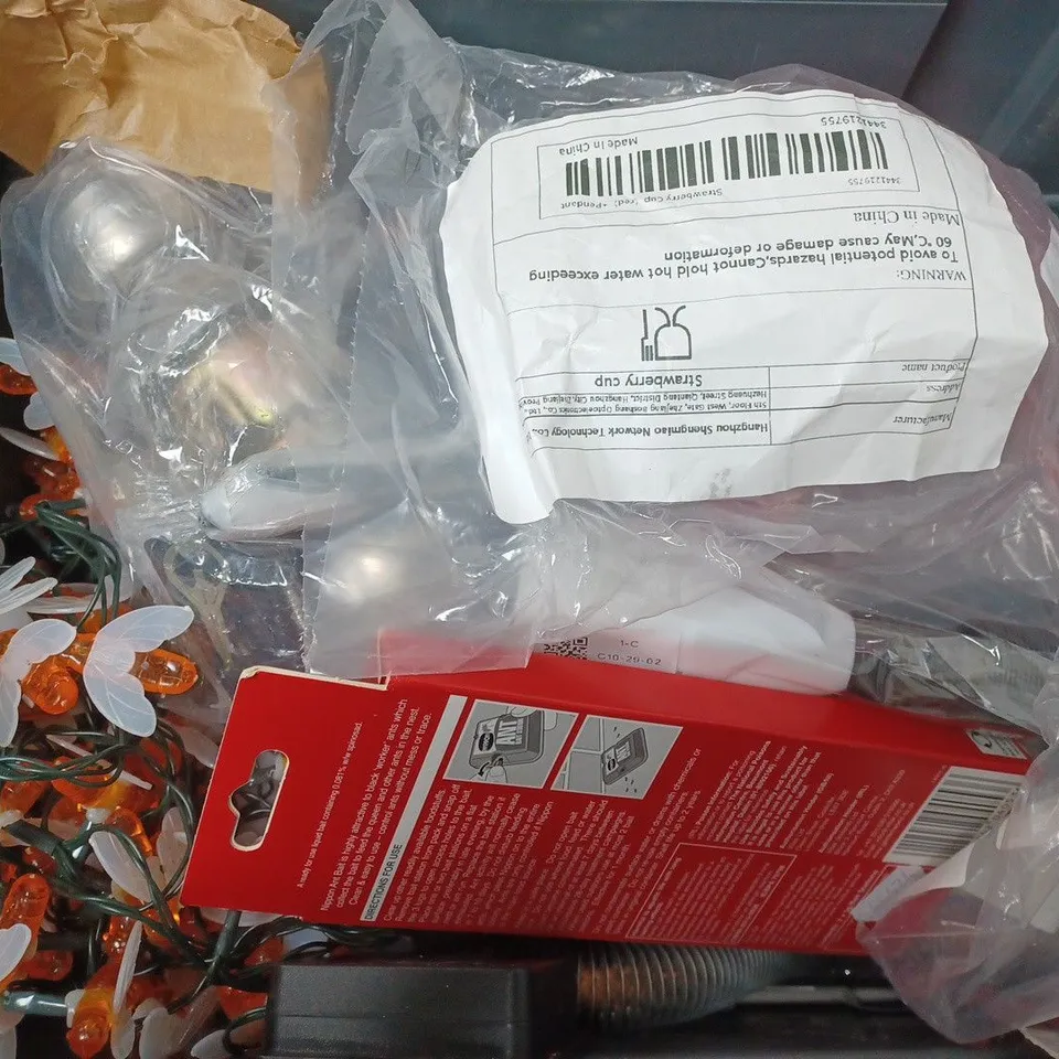 BOX OF APPROXIMATELY 15 ASSORTED ITEMS TO INCLUDE - NIPPON ANT BAIT STATION , TESCO 10 BALLPOINT PENS , PRODEC POLE SCRAPER ETC
