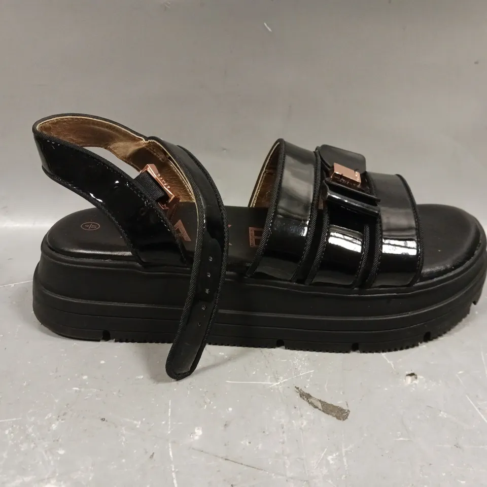 TED BAKER OLDER GIRLS CHUNKY GLADIATOR - BLACK - SIZE 4 OLDER