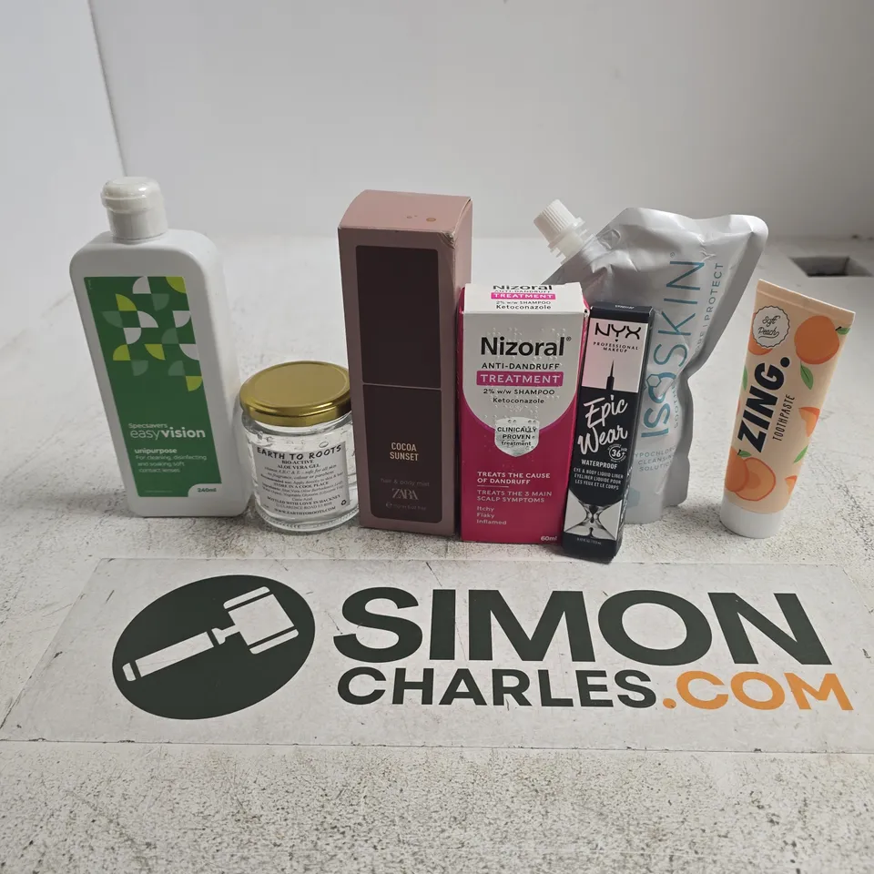APPROXIMATELY 15 ASSORTED HEALTH & BEAUTY PRODUCTS TO INCLUDE ZARA BODY MIST, NIZORAL ANTI-DANDRUFF SHAMPOO, NYX EYE LIQUID LINER, ETC - COLLECTION ONLY