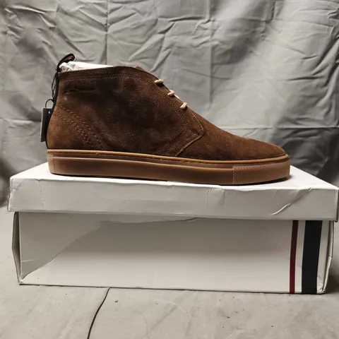 BOXED PAIR OF BEN SHERMAN SHOES IN BROWN SIZE 10