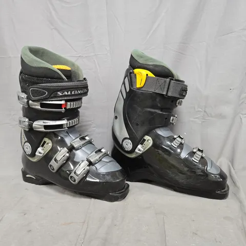 SALOMON EVOLUTION SERIES SKI BOOTS IN BLACK
