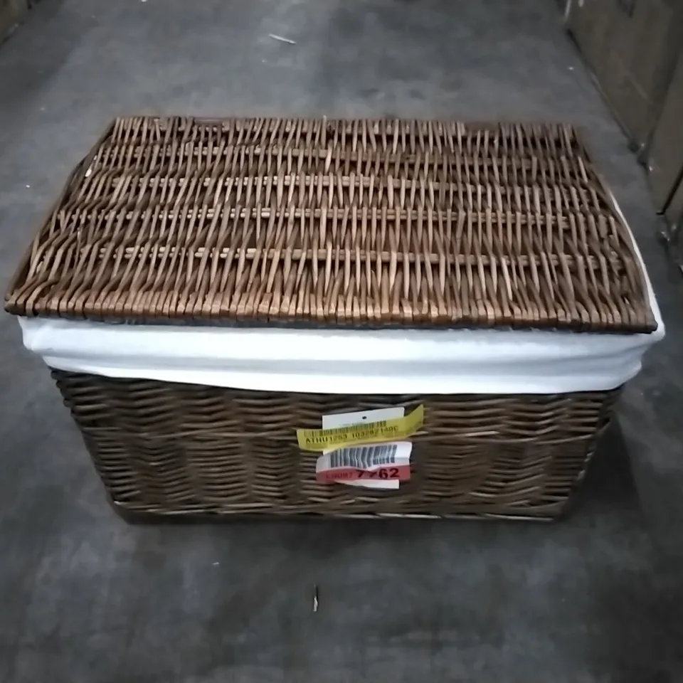 ARTHUR CAMERON RECTANGULAR WICKER STORAGE BASKET WITH LID AND REMOVABLE LINING