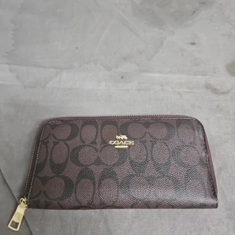 COACH ZIP-AROUND WALLET – SIGNATURE MONOGRAM, Brown
