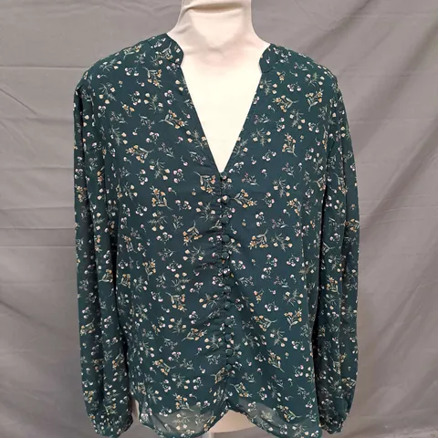 APRICOT DITSY FLORAL TOP IN GREEN SIZE 12