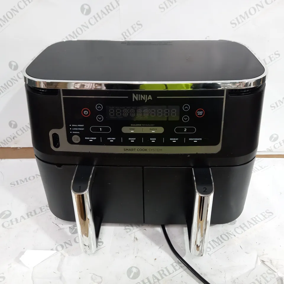 BOXED NINJA FOODI MAX DUAL ZONE AIR FRYER