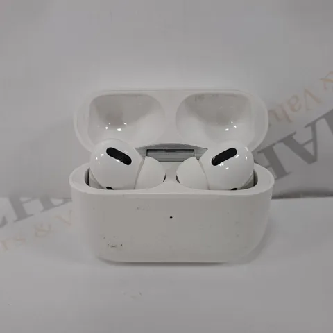 APPLE AIRPODS (2ND GENERATION) - CHARGING CASE