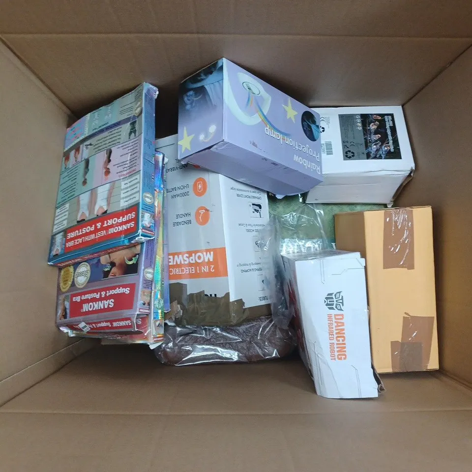 APPROXIMATELY 10 ASSORTED ITEMS TO INCLUDE DANCING ROBOT TOY, RAINBOW PROJECTION LAMP, SANKOM VEST WITH LACE BRA, ETC - COLLECTION ONLY