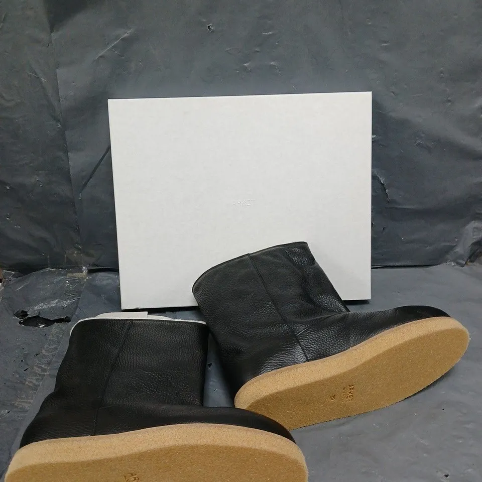 BOXED PAIR OF ARKET LINED BOOTS BLACK SIZE 39 