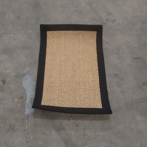 QUALITY DESIGNER DOOR MAT - APPROXIMATELY 61 x 40cm