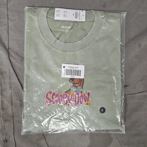 BAGGED HOLLISTER SCOOBY DOO HEAVYWEIGHT BOXY FIT T-SHIRT IN GREEN SIZE SMALL