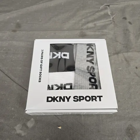 BOXED DKNY SPORT CREW SOCKS - X3 - SIZE 7/11