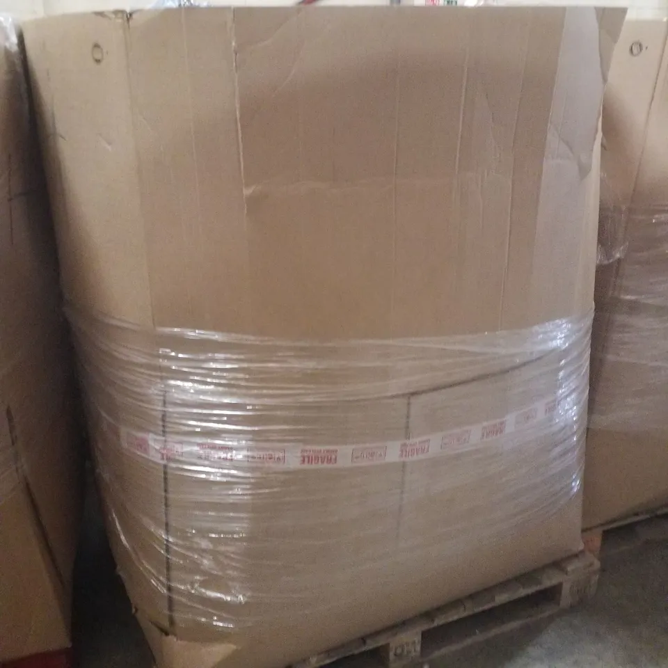 PALLET CONTAINING ASSORTED GARDEN HOSES & INFLATABLES 