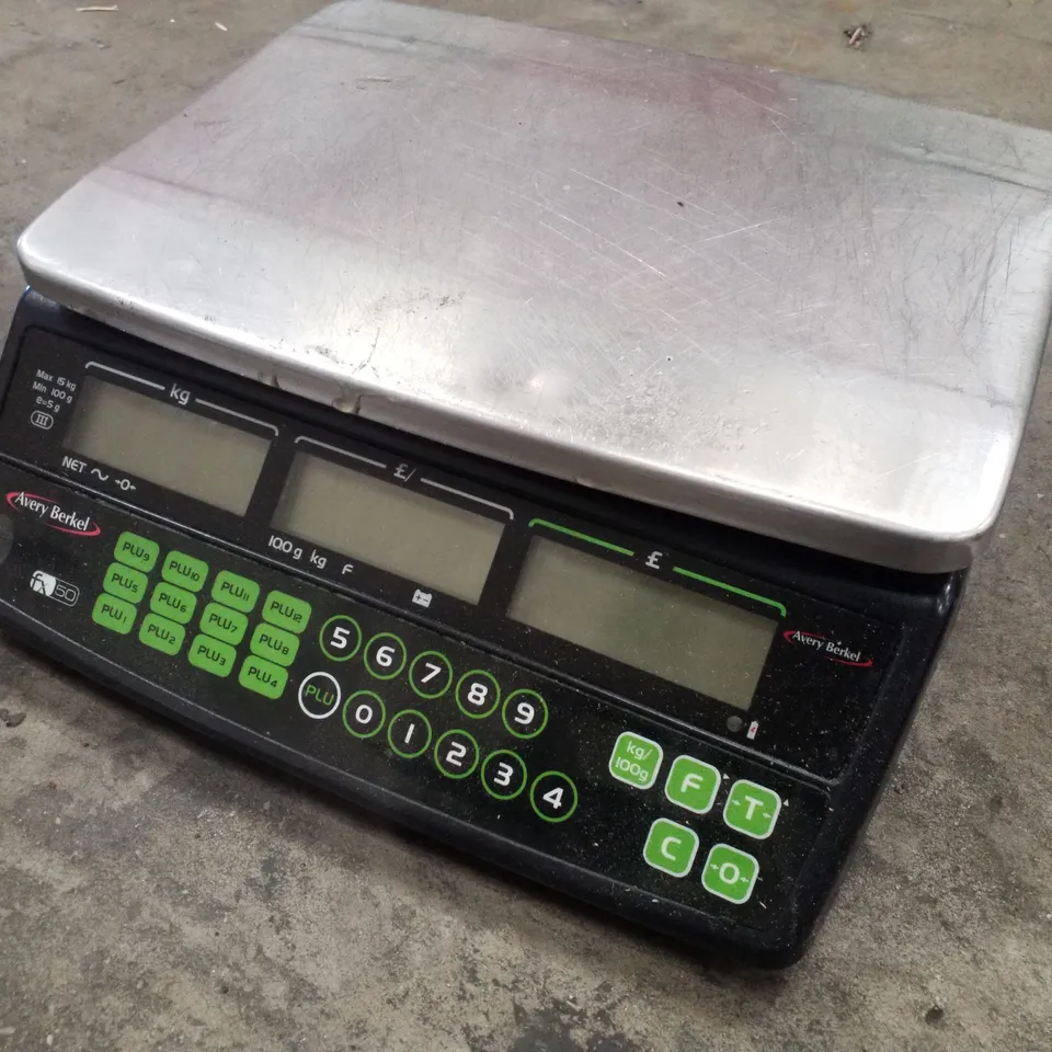 AVERY BERKEL FX50 RETAIL SCALE