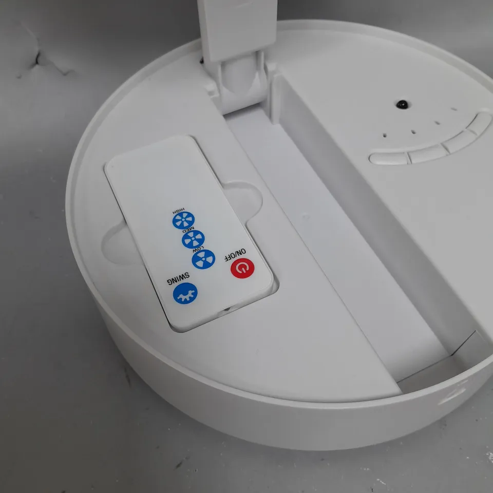 BOXED BELL & HOWELL OSCILLATING FOLDING RECHARGEABLE FAN, WHITE