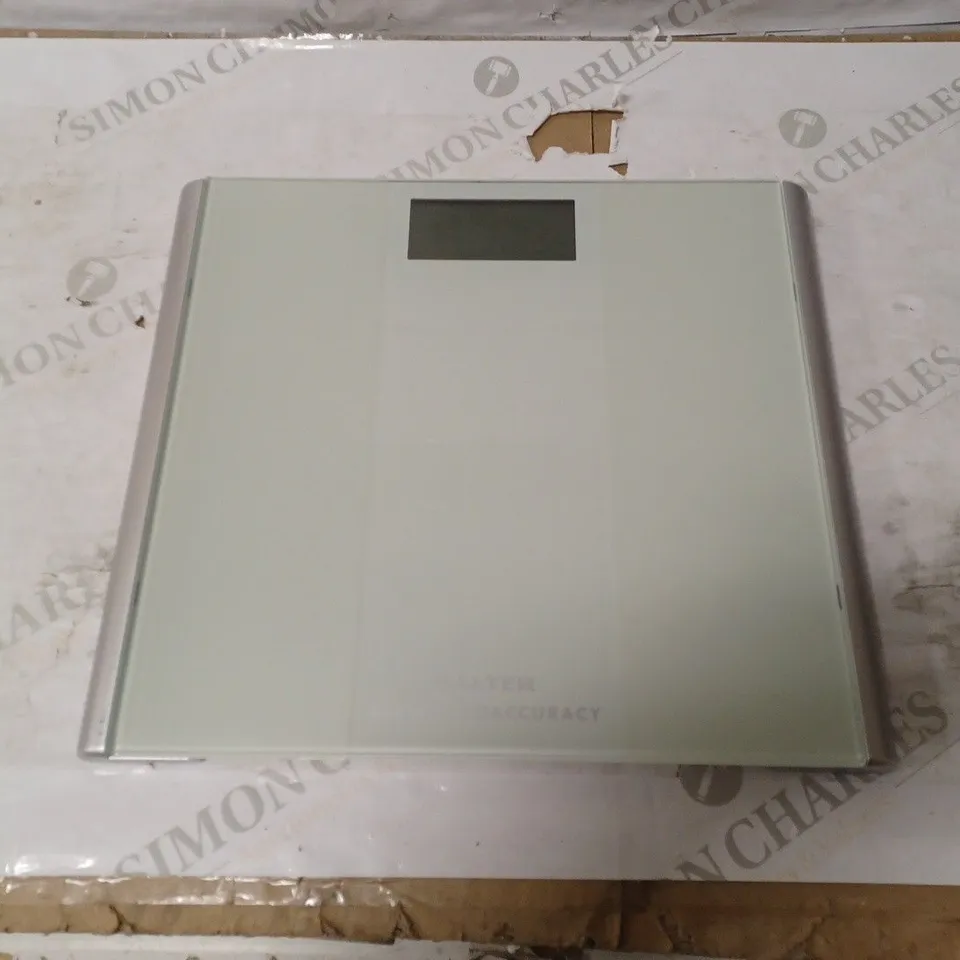 SALTER ULTIMATE ACCURACY ELECTRONIC SCALE 