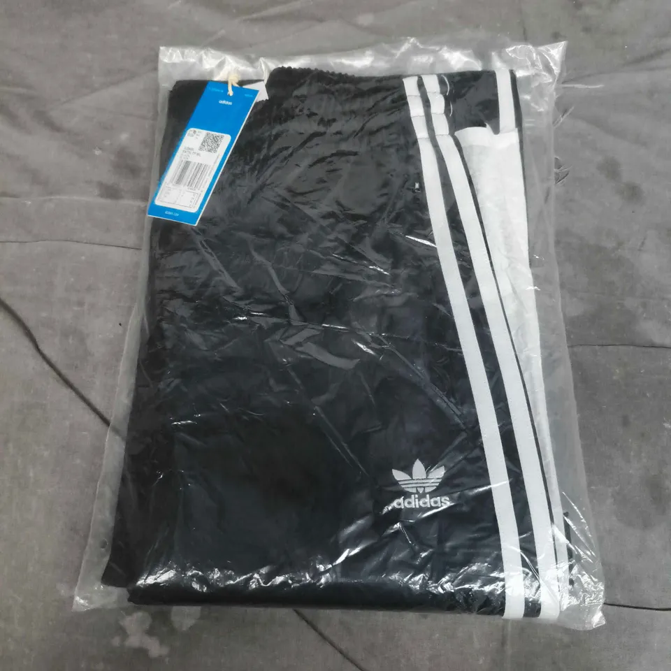 BAGGED ADIDAS SATIN TRACKPANTS IN BLACK - UK 6