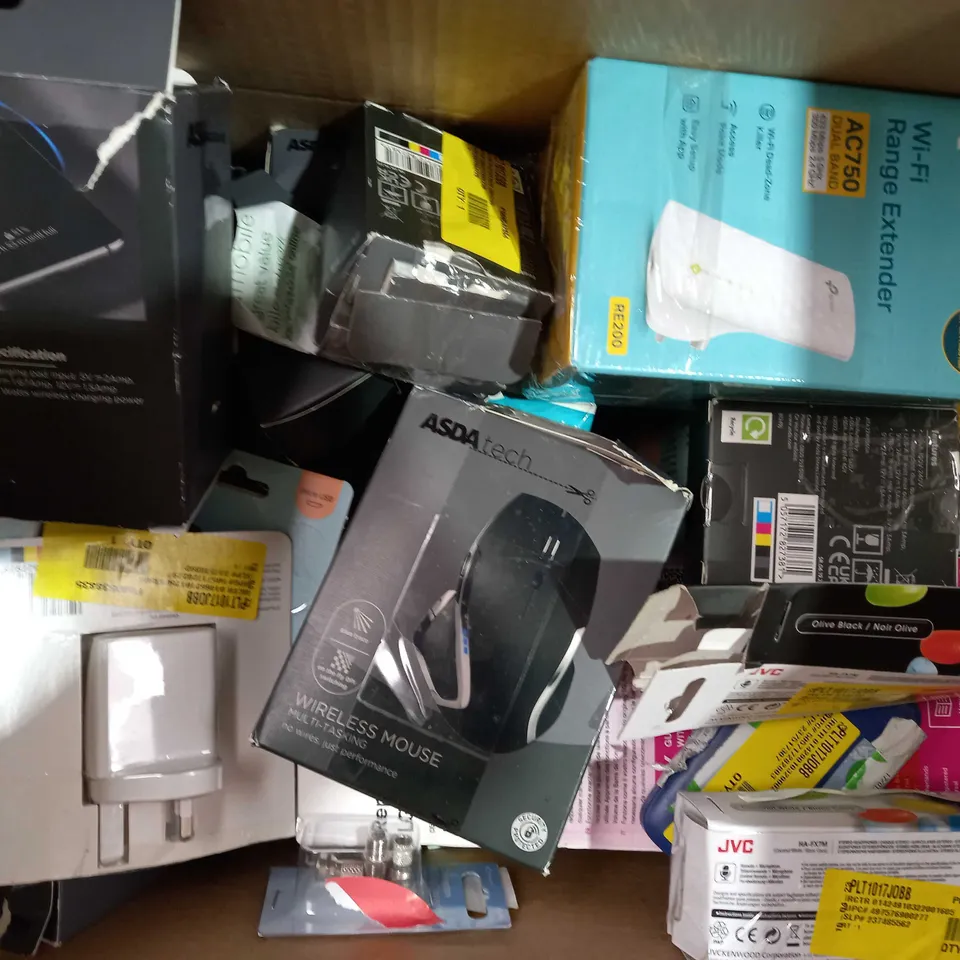 BOX OF APPROXIMATELY 20 ASSORTED ELECTRICAL ITEMS TO INCLUDE BLACKWEB WIRELESS MOUSE, AURALED COLORCLOCK, RAPOO M100 SILENT WIRELESS MOUSE, ETC