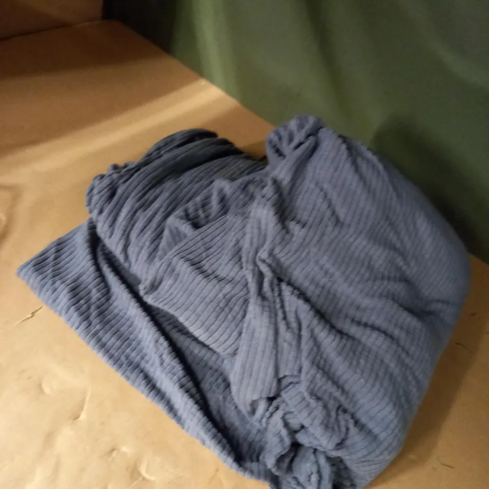 VICEROY BEDDING SOFA THROW IN GREY 