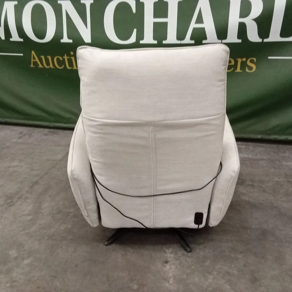 DANETTI AIDEN IVORY FABRIC MASSAGE RECLINER ACCENT CHAIR RRP £1099