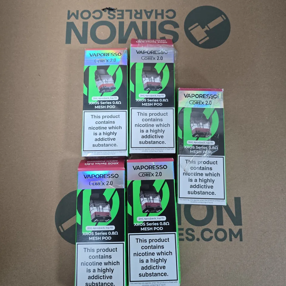 BOX OF APPROXIMATELY 30 ASSORTED E-CIGARETTES AND ACCOMPANIMENTS TO INCLUDE: VARIOUS VAPORESSO ITEMS 