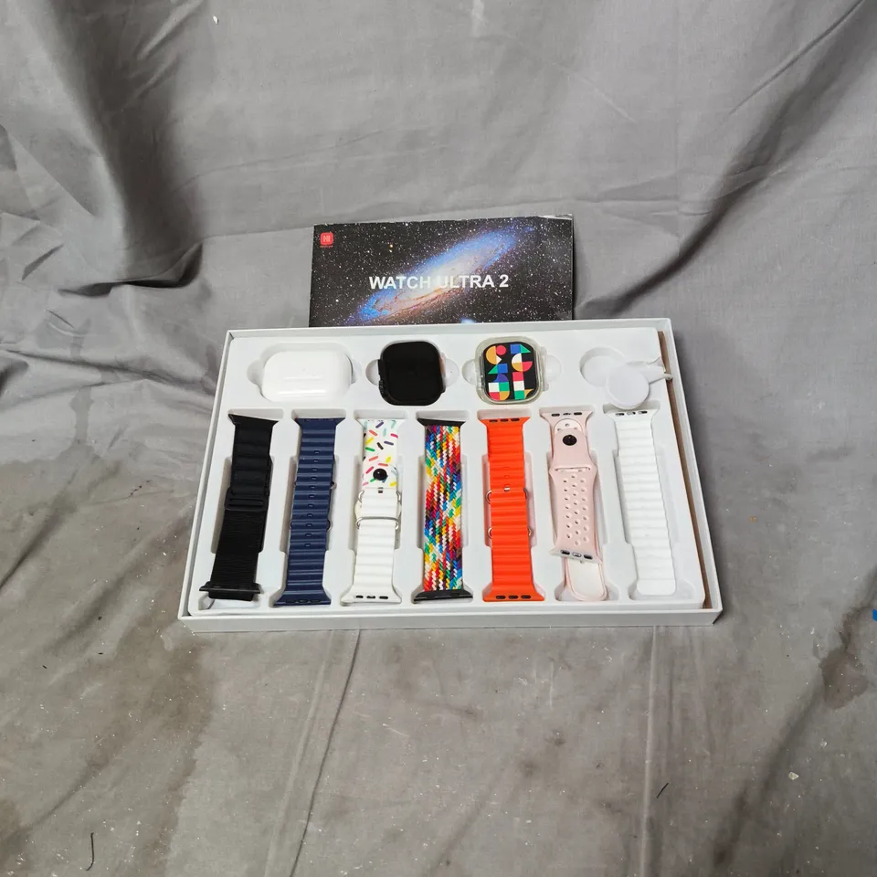 I20 ULTRA 2 MAX SUIT 10 IN 1 SET, ASSORTED SMART WATCHES AND EARPHNONES