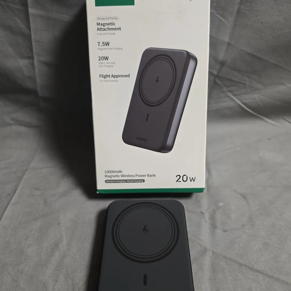 UGREEN MAGNETIC WIRELESS POWER BANK 10000MAH – 20W, MAGNETIC ATTACHMENT