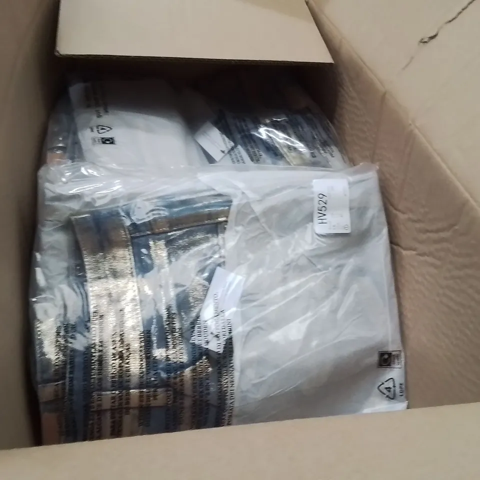 BOXED BRAND NEW APPROXIMATELY 11 JD WILLIAMS METALLIC SKIRT GOLD SIZE 20