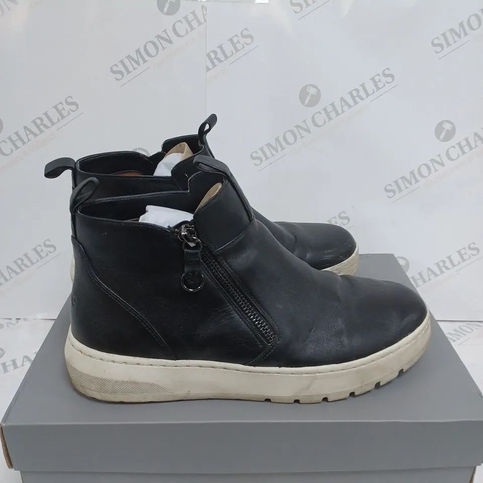 VIONIC BLACK HIGH TOP TRAINERS - SIZE 6.5