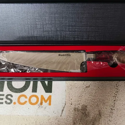 SAKUTO CHEF KNIFE IN PRESENTATION BOX