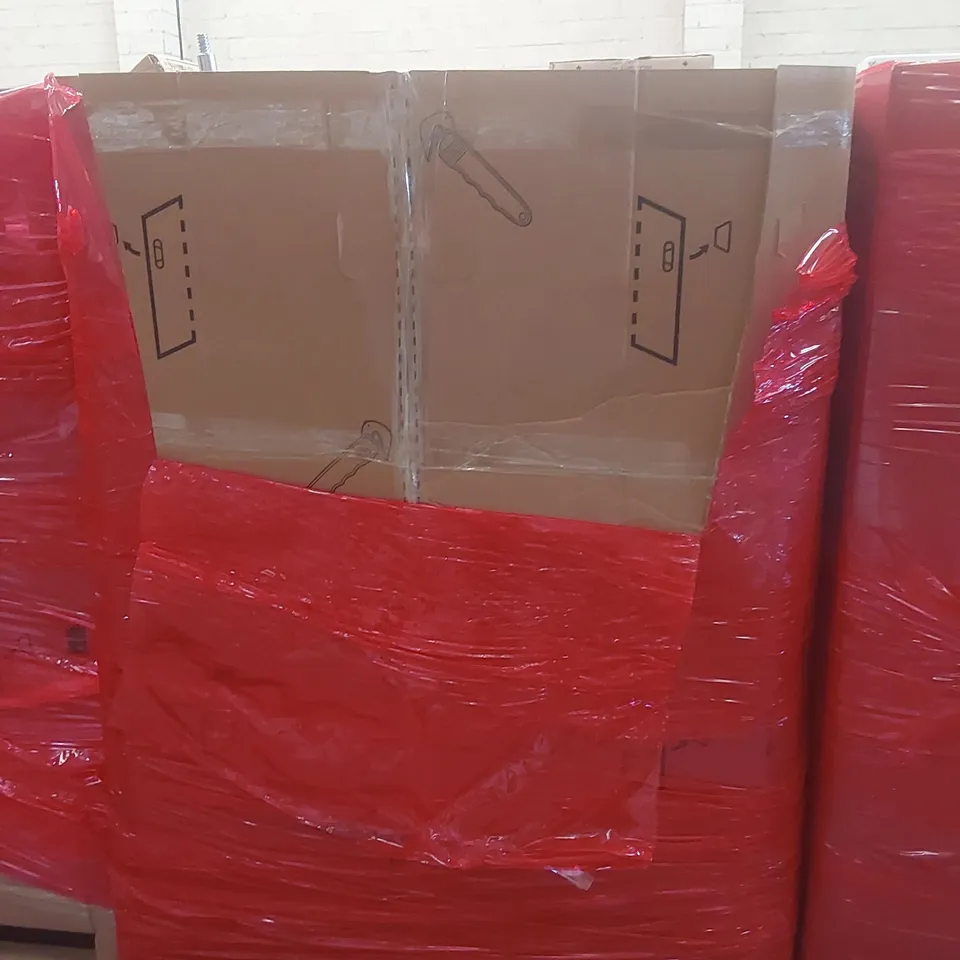 PALLET CONTAINING A VERY LARGE QUANTITY OF ASSORTED ITEMS INCLUDING: ENGINEERING TOY SANDBOX, CARPET MAT, CEILING LIGHT ECT