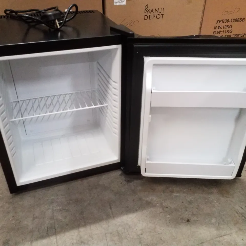 BOXED ANJI DEPOT MINI WINE/DRINK/BEVERAGE COOLER/FRIDGE