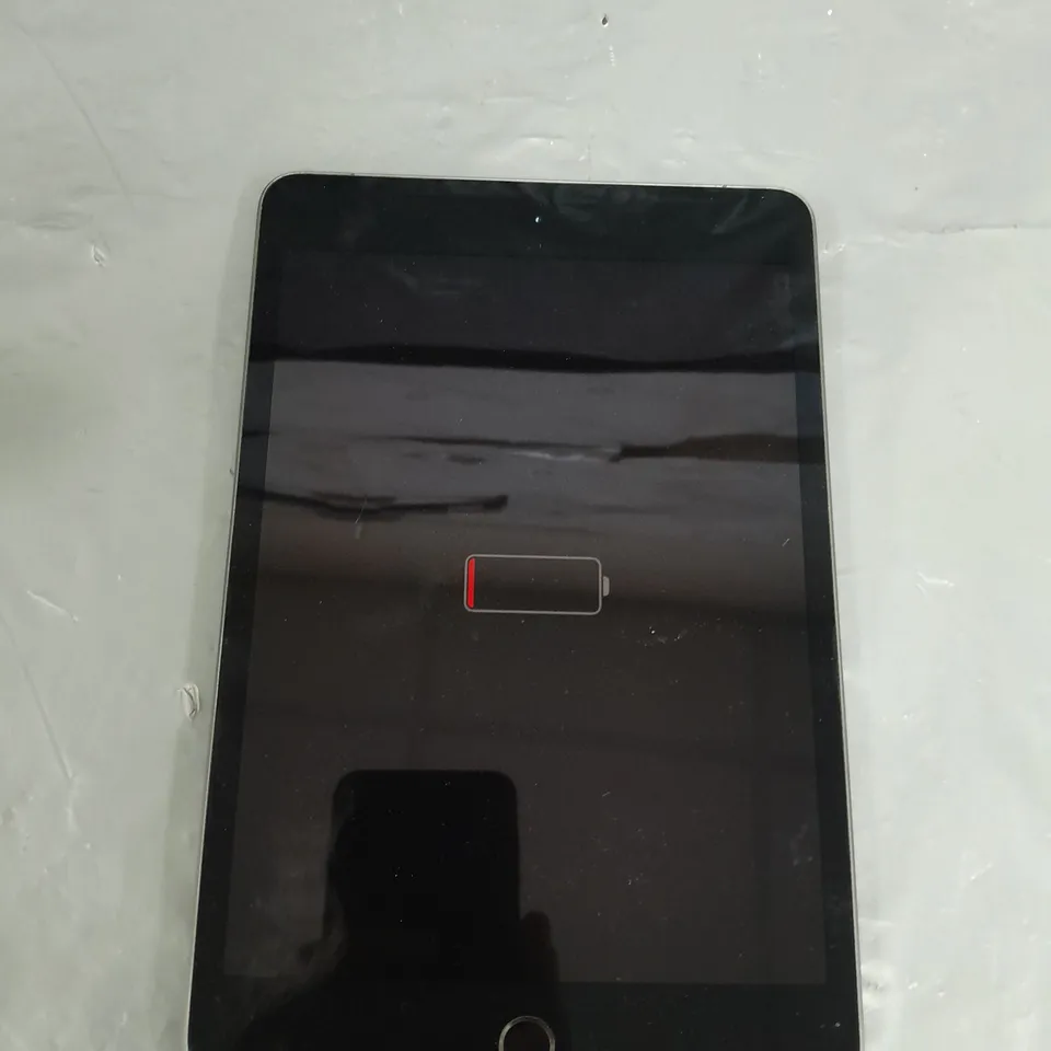APPLE IPAD MINI ( 5TH GEN ) - 64GB