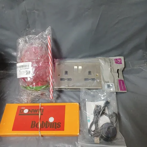 BOX OF APPROXIMATELY 20 ASSORTED HOUSEHOLD ITEMS TO INCLUDE PLUG SOCKET, MINI WIFI CAM AND DRINKS BOTTLES