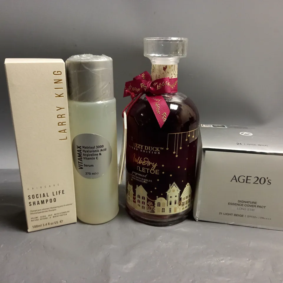 4 ASSORTED HEALTH AND BEAUTY PRODUCTS TO INCLUDE AGE 20S SIGNATURE ESSENCE COVER PACT, LARRY KIBG SOCIAL LIFE SHAMPOO, FUZZY DUCK LIMITED EDITION MULBERRY & MISTLETOE LUXURY BATH BUBBLES 