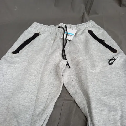 NIKE TECH FLEECE TRACKSUIT PANTS IN GREY - XL