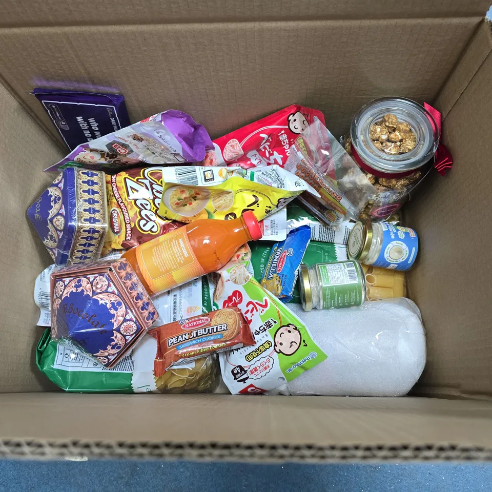 LOT OF APPROXIMATELY 30 ASSORTED FOOD ITEMS TO INCLUDE BLUEY CUPCAKE KIT, ELLA OAT BARS AND STEPH N JOES POPCORN