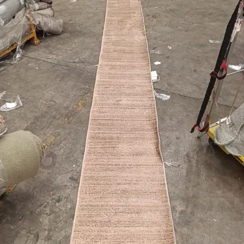 QUALITY DESIGN AREA RUG - APPROXIMATELY 586cm x 60 cm