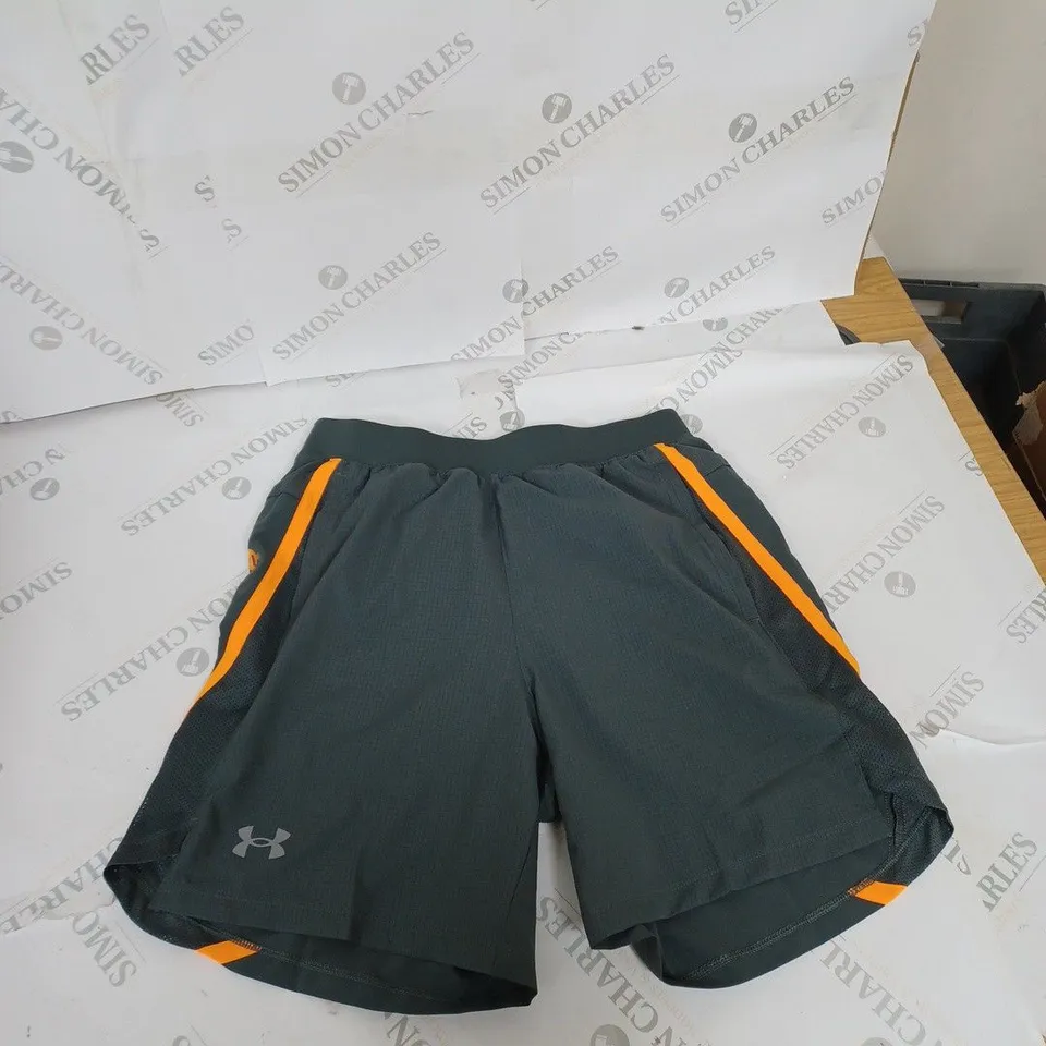 MENS UNDER ARMOUR SHORTS GREY AND ORANGE SIZE MEDIUM