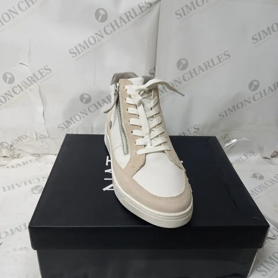 BOXED PAIR OF NATURALIZER HADLEY HI TOP SHOES IN PORCELAIN/WHITE SIZE 6.5
