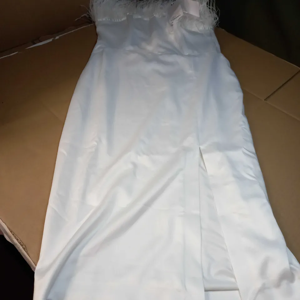 FOREVER UNIQUE WHITE FEATHER BODICE MIDI DRESS - SIZE 14