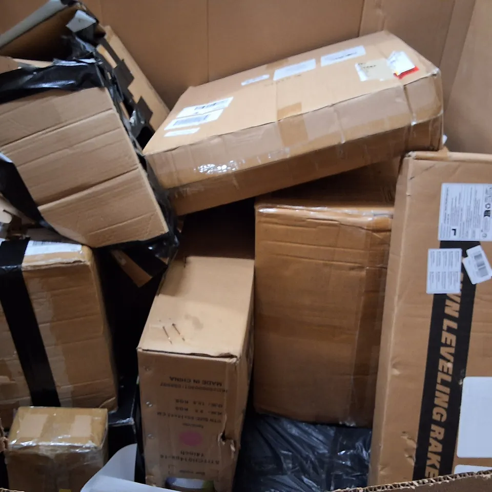 PALLET OF ASSORTED HOUSEHOLD GOODS AND PRODUCTS TO INCLUDE;KIDS BIKE,RETRACTABLE SAFETY GATE,CAR SEAT