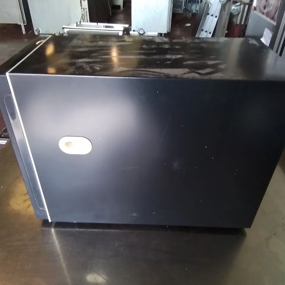 VITRIFRIDGE SMALL DESKTOP MILK FRIDGE, MODEL: FG10I WMFE