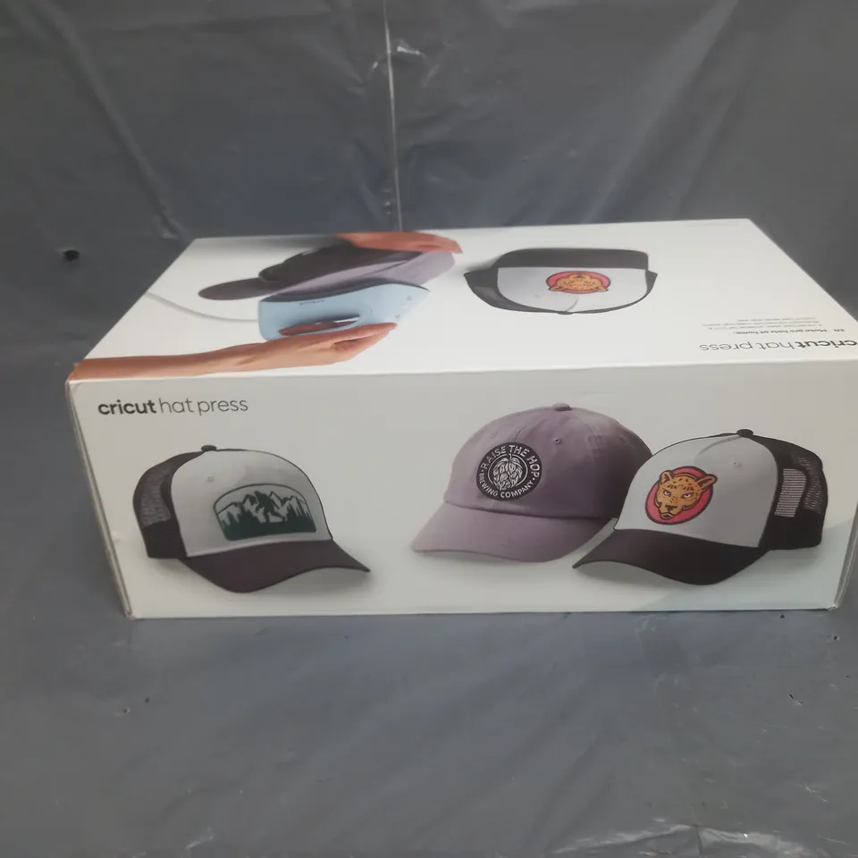 BOXED CRICUT HAT PRESS 