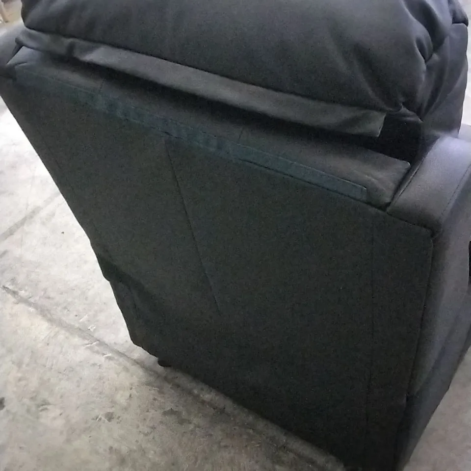 QUALITY BRITISH DESIGNED & MANUFACTURED G PLAN NEWMARKET LARGE DUAL ELEVATE CAMBRIDGE BLACK LEATHER ARMCHAIR