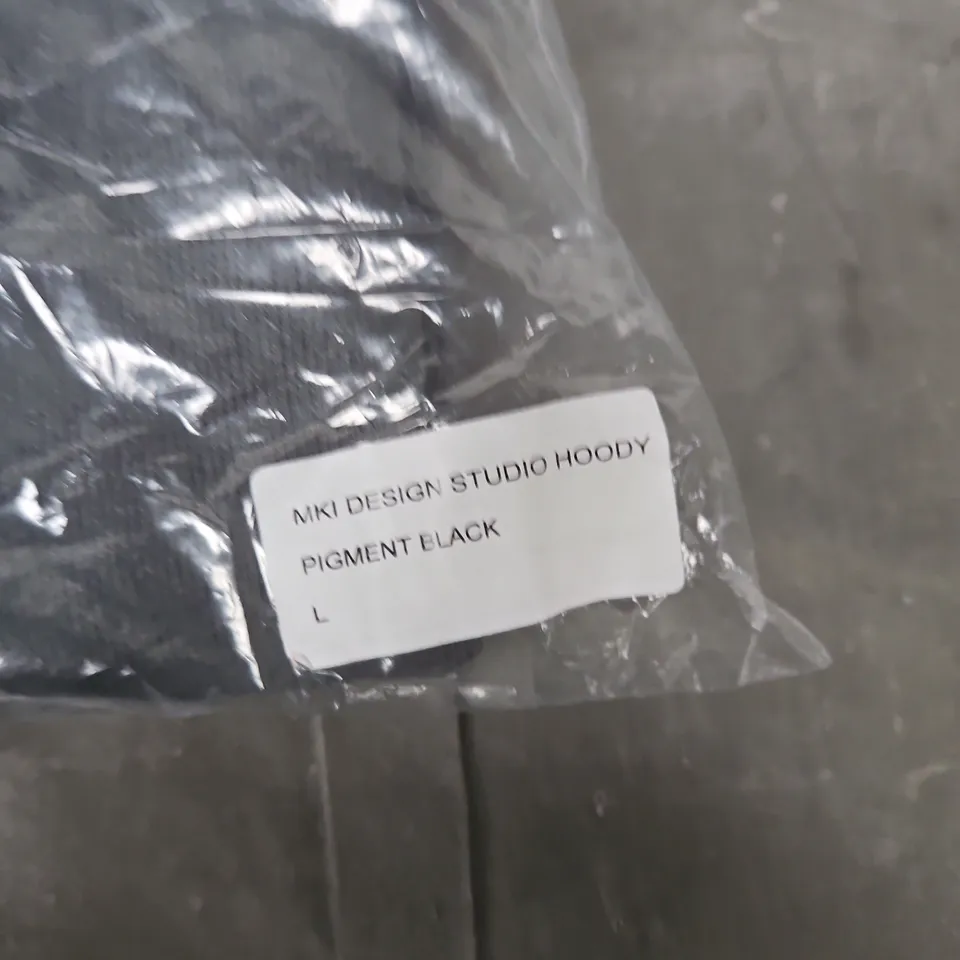 BAGGED MKI MIYUKI ZOKU DESIGN STUDIO HOODY – PIGMENT BLACK, UK SIZE L